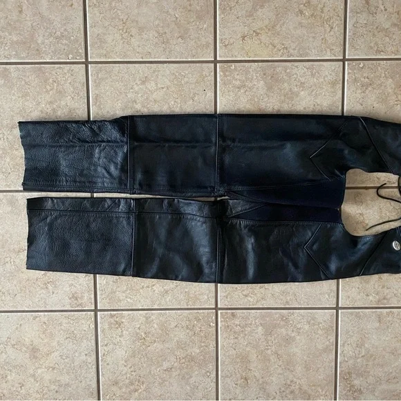 Women’s Authentic Harley Davidson Black Leather Chaps Like New Condition X Small - Picture 5 of 8